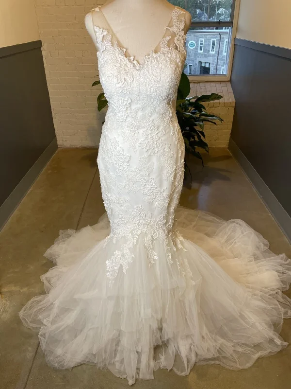 Pronovias Tulle Mermaid Tulle Lace Gown